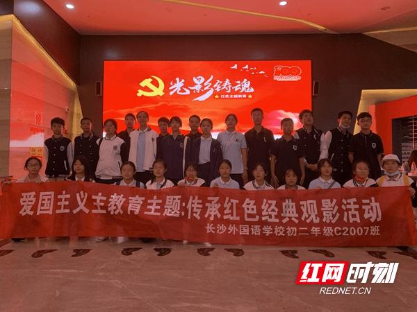 小猫钓鱼游戏龙王版有船